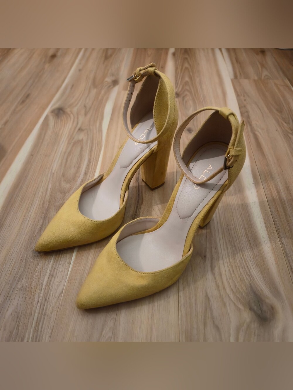 Aldo Yellow Suede Pointed Toe Ankle Strap 4 inch Heels Size 6.5
